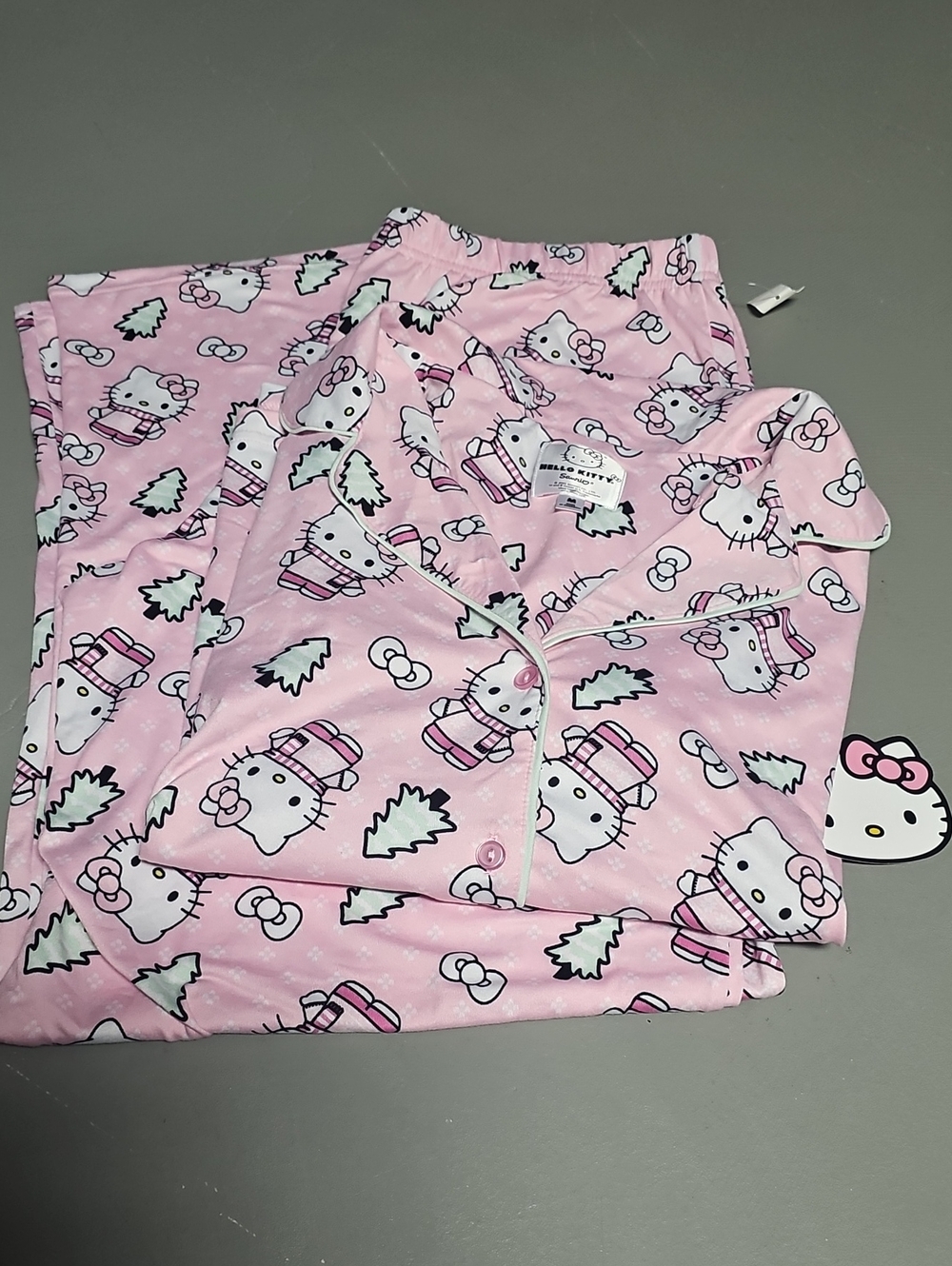 Hello Kitty by Sanrio 2 Piece Set Pajamas Loungewear NWT Loungepants Button Top